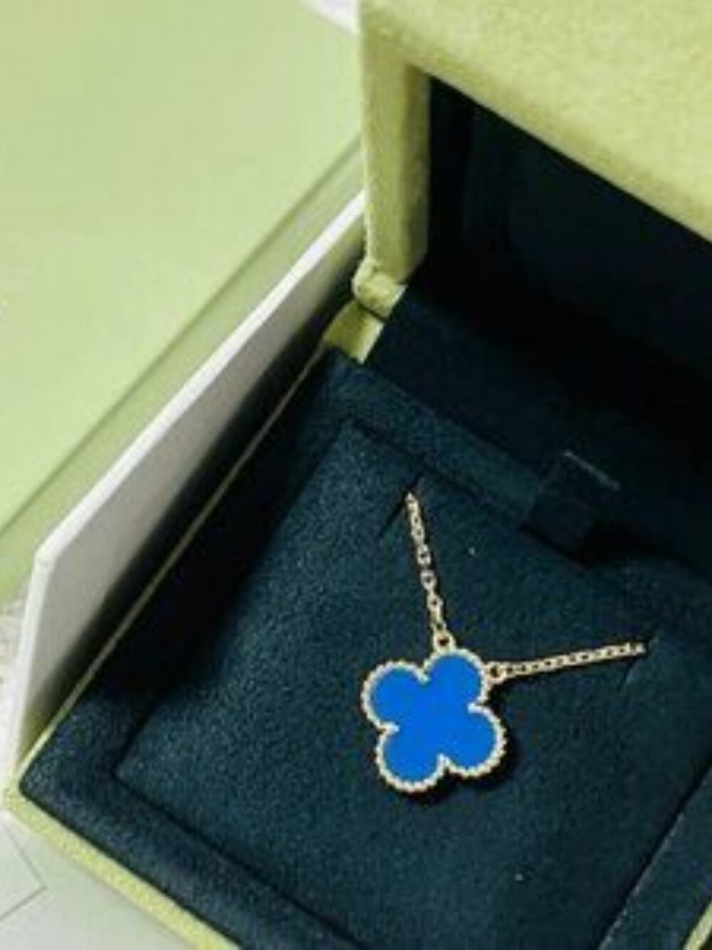 Authentic Van Cleef & Arpels 18K Gold Blue Agate Necklace